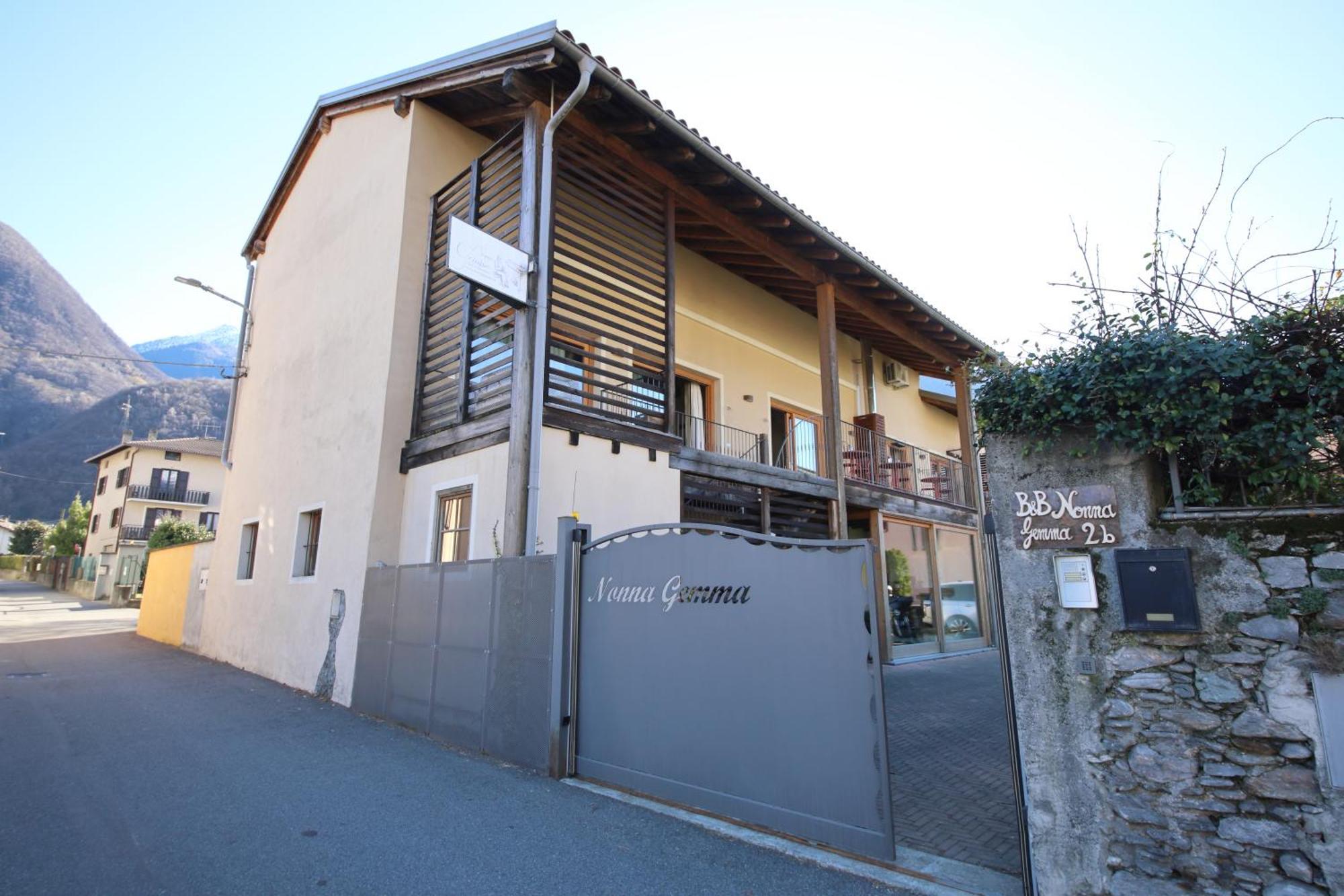 La Corte Di Nonna Gemma - Bed & Breakfast Delebio